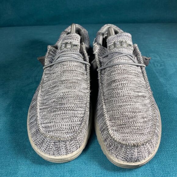 Size 9 - Men’s Hey Dude Gray shoes - Picture 4 of 8